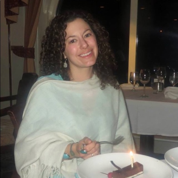 Meet your Posher, Allie - Picture 3 of 5